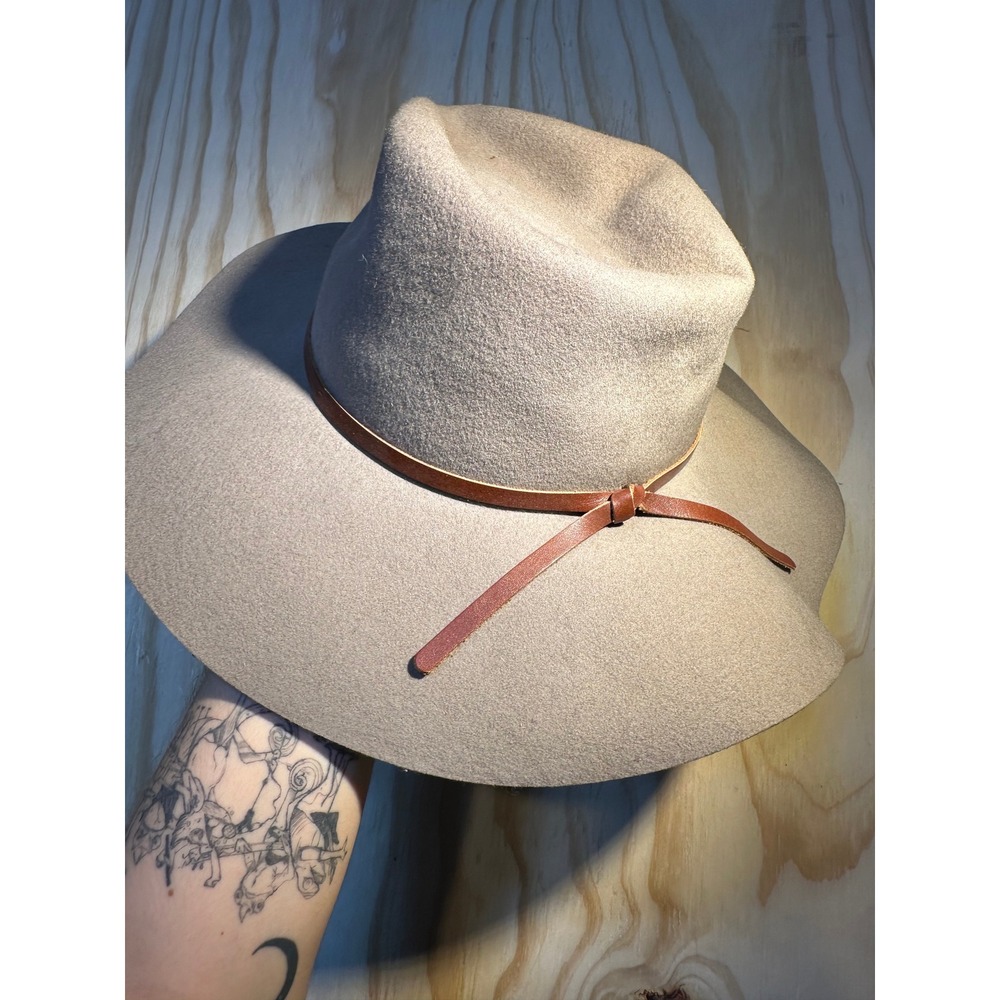 Eddie Bauer Womens Tan 100% Wool Wide Brim Fedora Hat Size S/M Leather Band